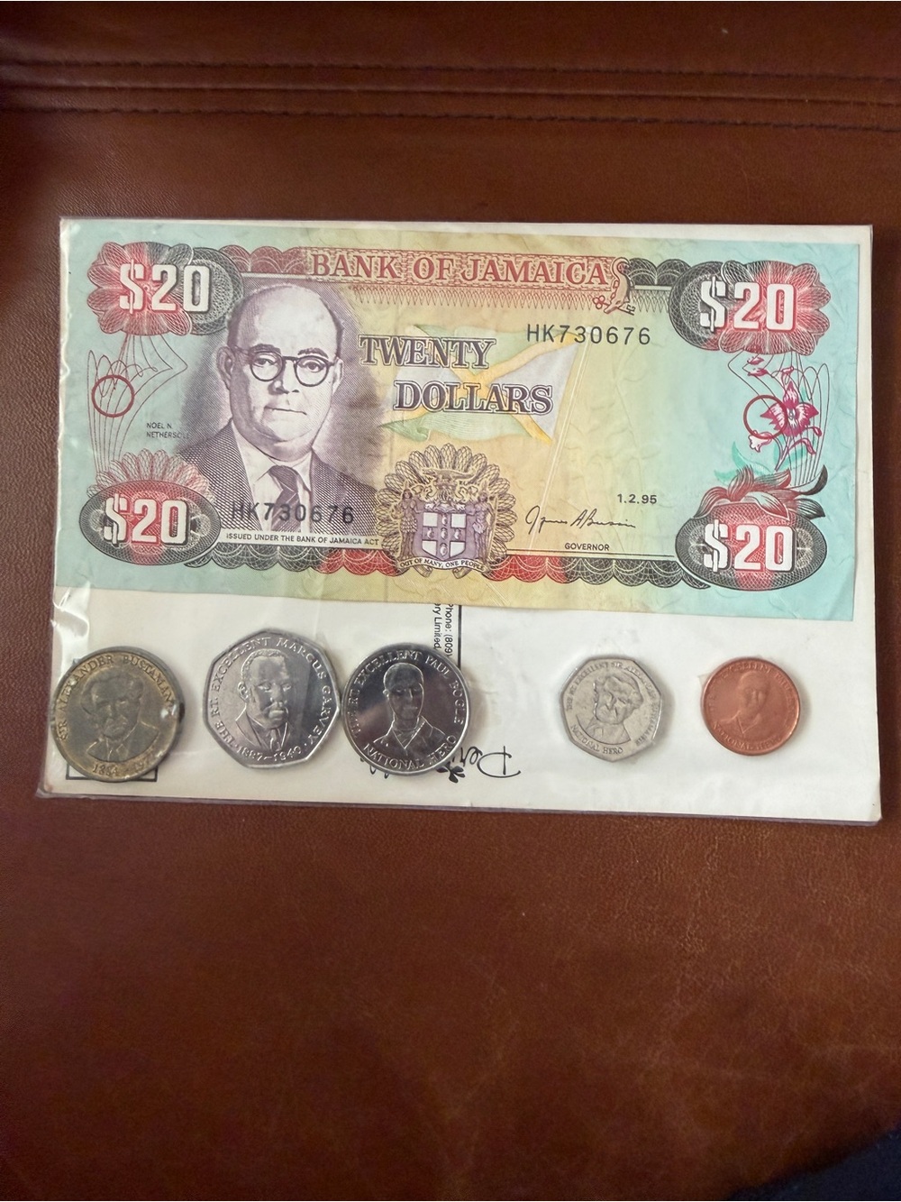 Jamaican Twenty Dollar Banknote and Coin Set - Multicolor